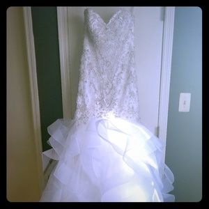 Never worn wedding dress
